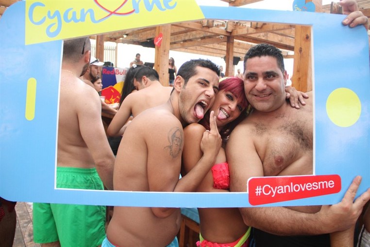 Cyan Beach Bar on Sunday